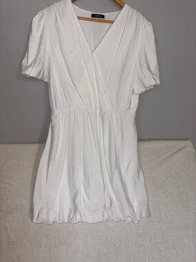 Fashionable Crisp White VNeck Short Sleeve Wrap bubble Dress cottagecore Size XL